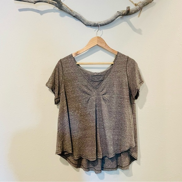 We the Free All You Need Ruched V Neck Tee - Picture 4 of 9